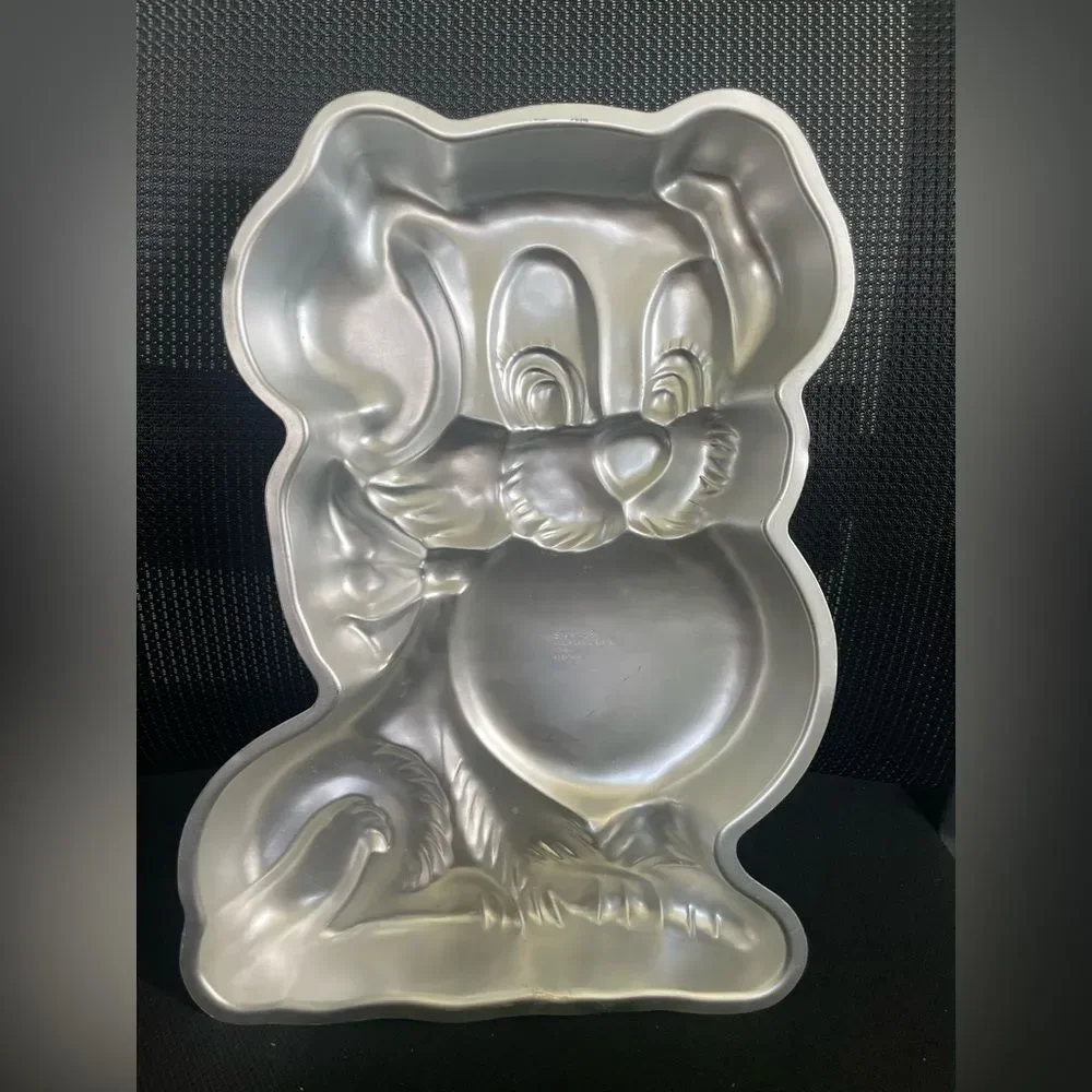 1978 Wilton Dog With Frisbee Playful Puppy Cake Pan # 502-7636